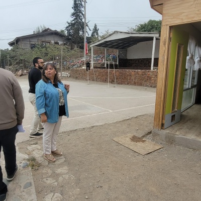 Visita técnica a la Escuela de Las Rojas proyecta mejoras en su infraestructura